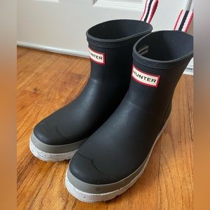 Hunter short rain boot.